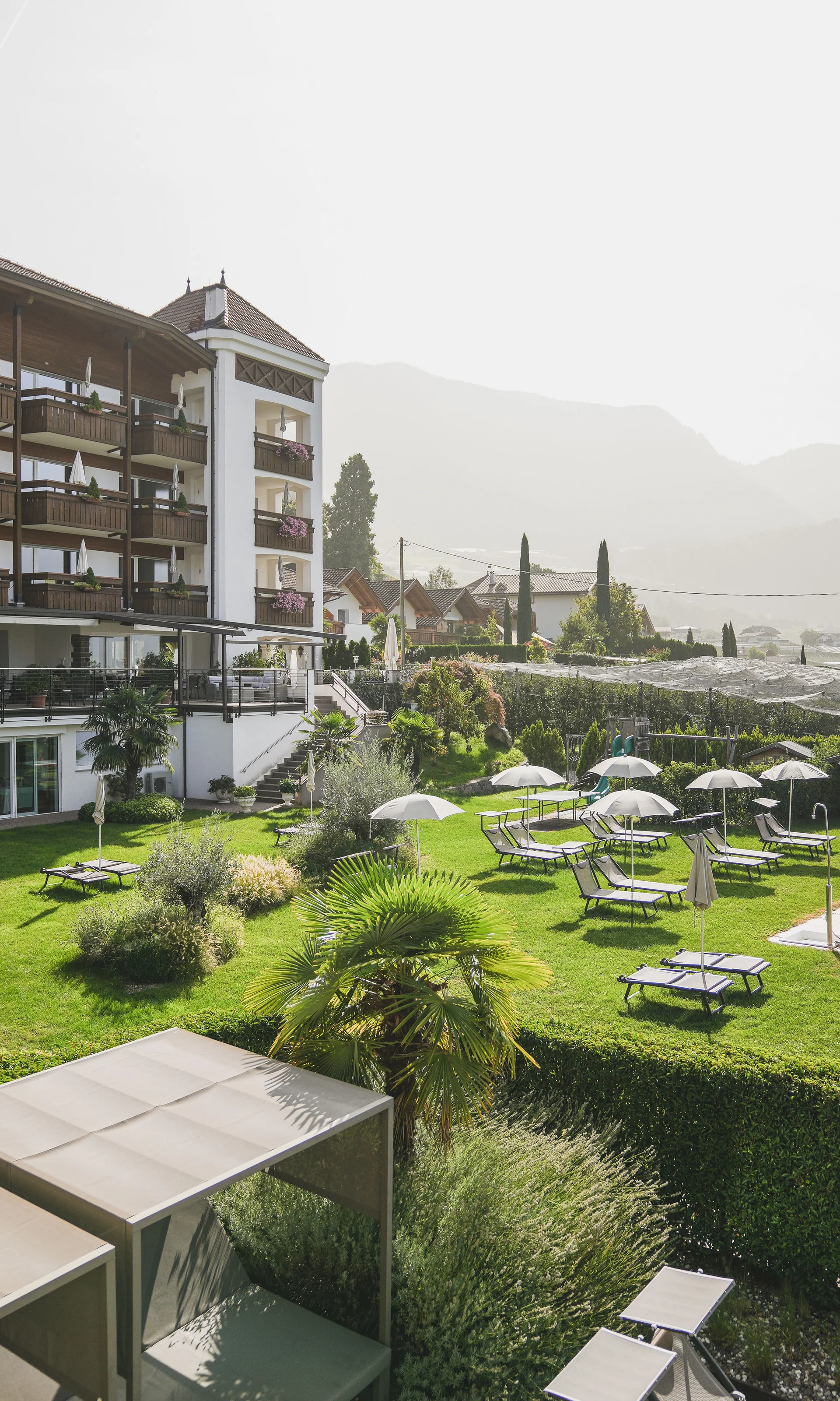 Abschalten mit Panoramablick im Hotel mit Pool in Schenna