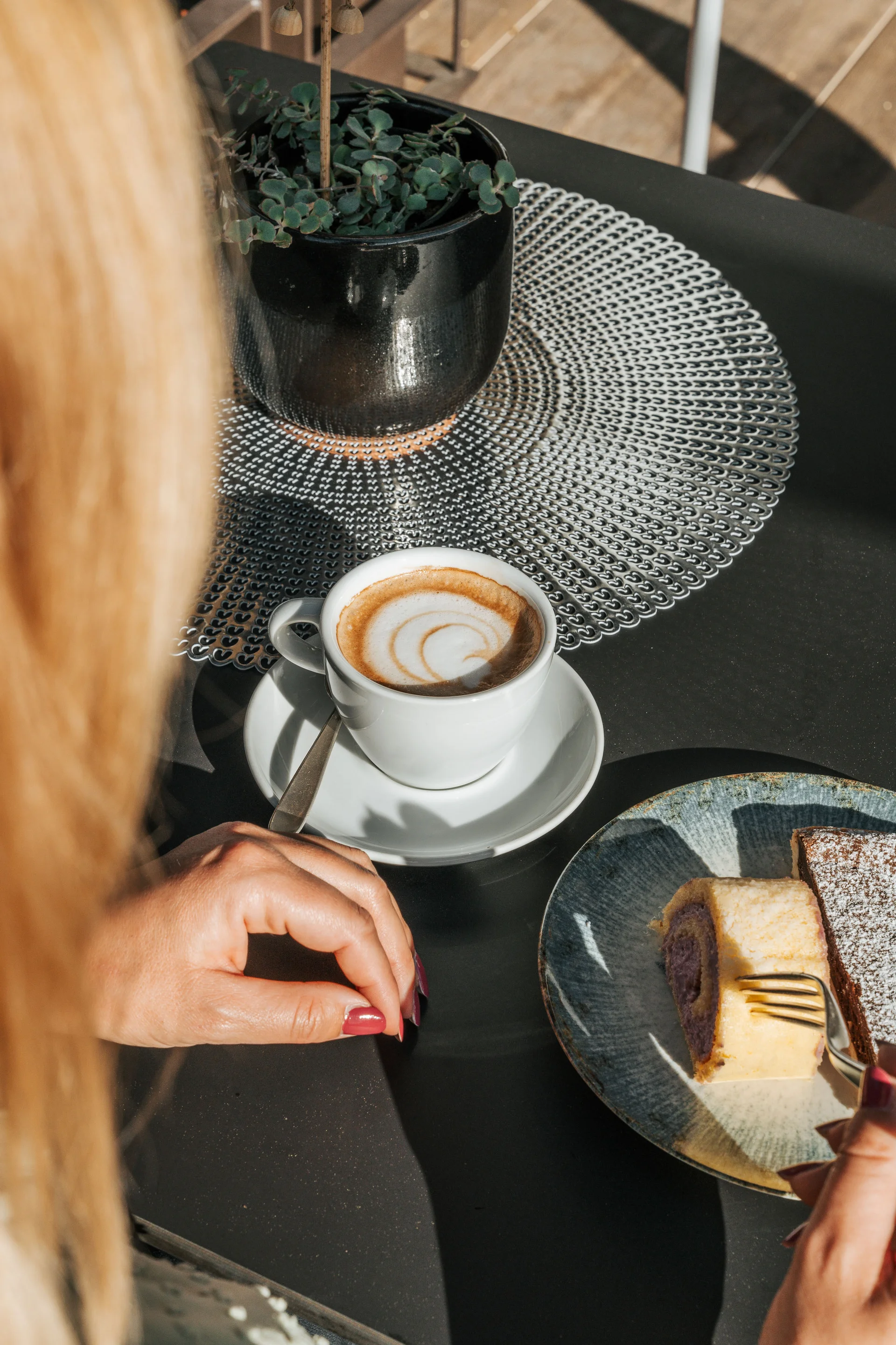 Das Herzstück des Kröll: unsere Bar und Lounge Das Herzstück des Kröll: unsere Bar und Lounge